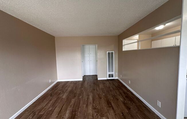 1 bed, 1 bath, $1,700, Unit T50