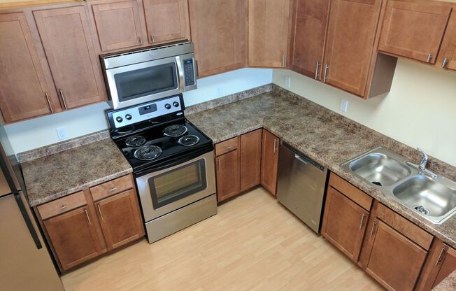 3 beds, 2 baths, 1,170 sqft, $1,380, Unit 5160-311