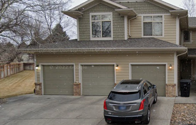 3 Bed 2.5 Bath Townhome For Rent!