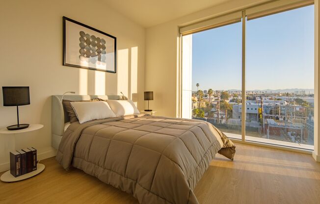 2 beds, 2 baths, 872 sqft, $4,750, Unit 407