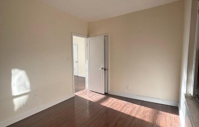1 bed, 1 bath, $3,500, Unit 5E