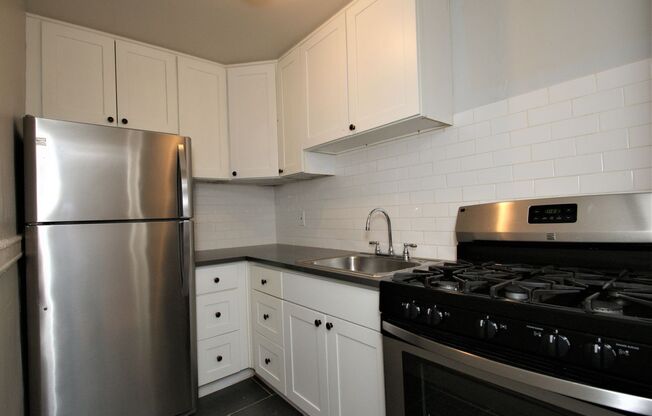 Studio, 1 bath, 404 sqft, $950, Unit B5