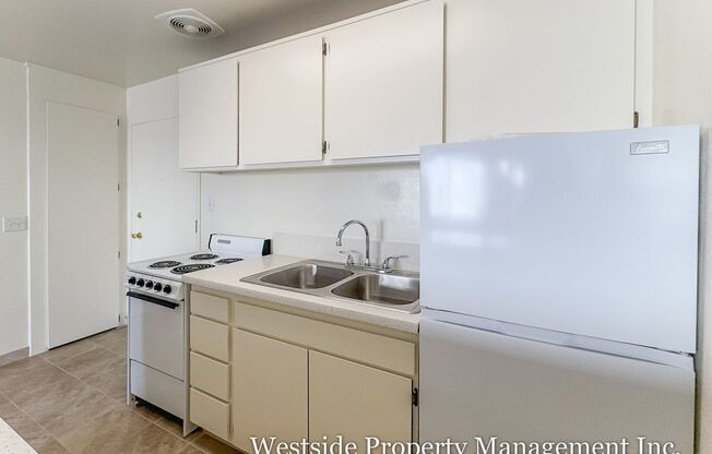 Studio, 1 bath, 267 sqft, $1,725, Unit 208