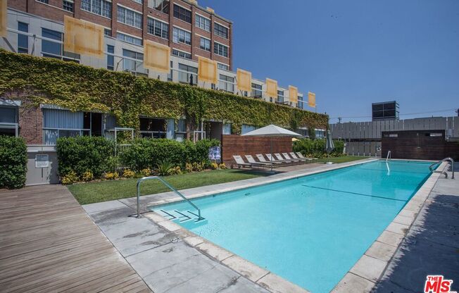 1 bed, 1 bath, 980 sqft, $3,400, Unit 114