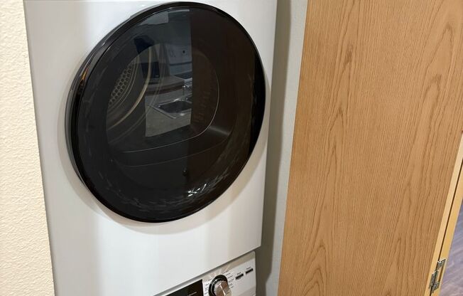 2 beds, 2 baths, 900 sqft, $2,595, Unit 109