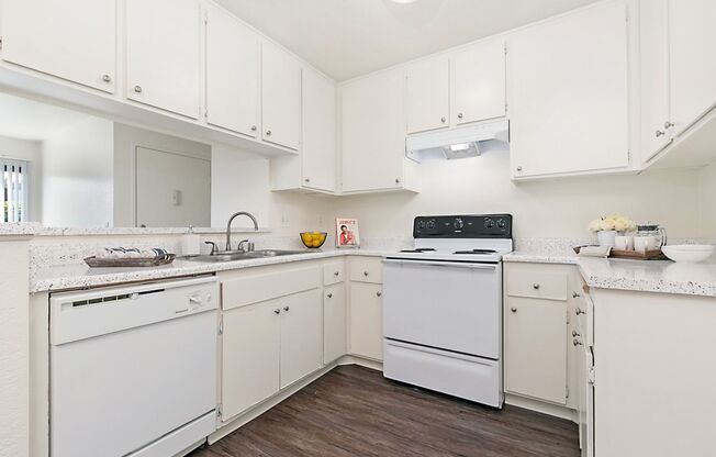 1 bed, 1 bath, 799 sqft, $2,000, Unit 117