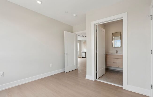 2 beds, 2 baths, 806 sqft, $2,365, Unit Unit 617