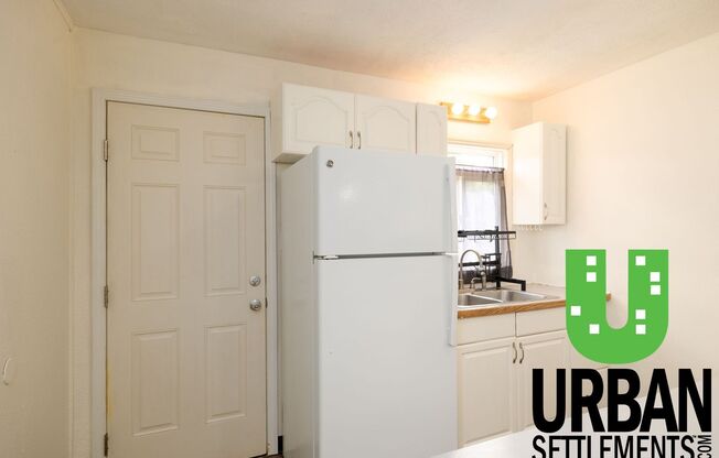 2 beds, 1 bath, $1,295