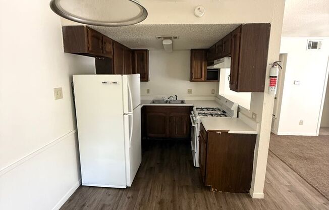 2 beds, 1 bath, 750 sqft, $999, Unit D