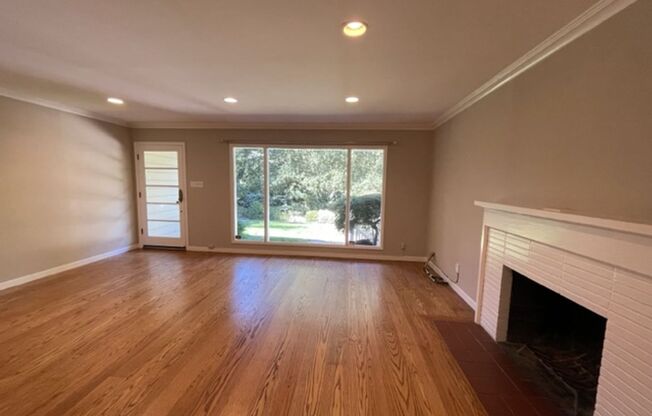 Charming single level home in Orinda-Available for move in 1-7-25