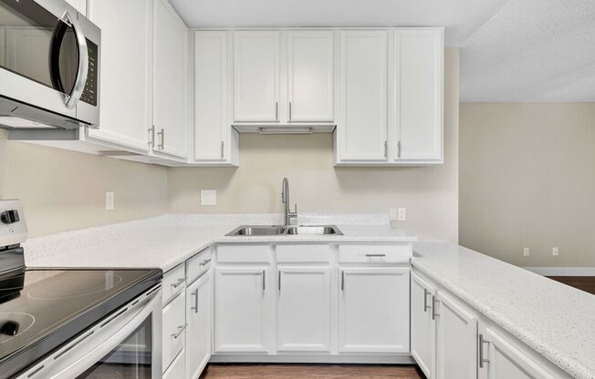 2 beds, 1 bath, 650 sqft, $2,215, Unit Unit 047