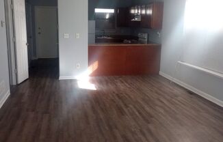 3 beds, 2 baths, $1,100