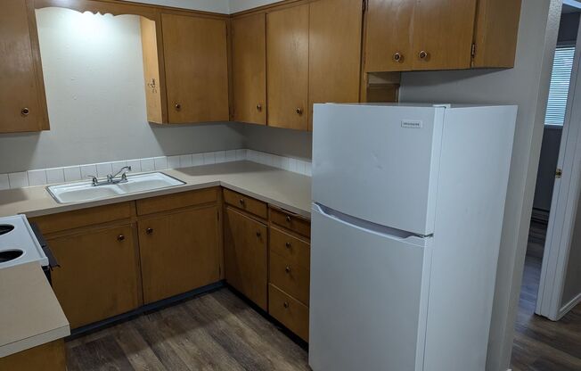 1 bed, 1 bath, $1,150, Unit 16