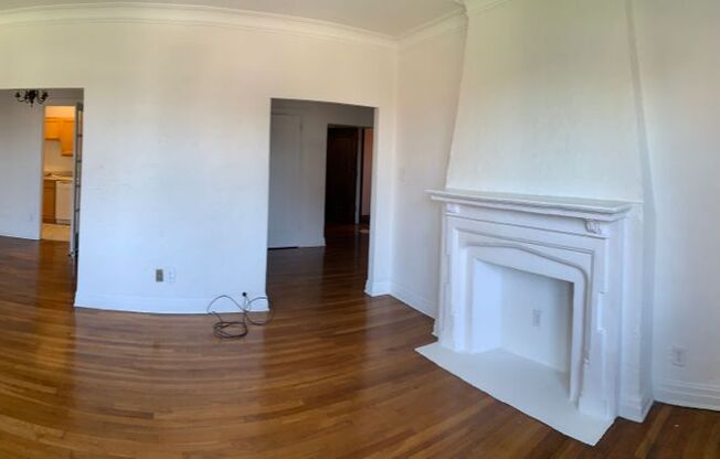 1 bed, 1 bath, 985 sqft, $1,485, Unit New King Edward  408