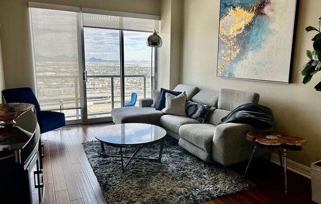 Hi Rise One Bedroom Condo