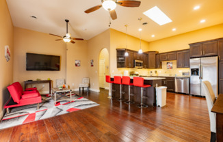 836 N 12 ST