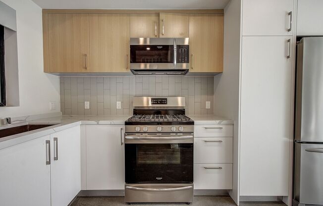 1901 ECHO PARK AVE