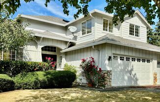 4 Bed / 2.5 bath Kirkland single family home $4,175/mo