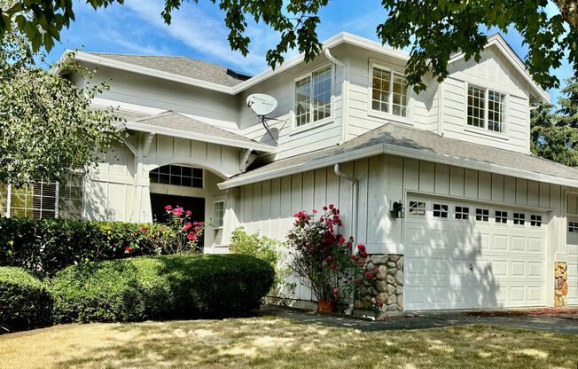 4 Bed / 2.5 bath Kirkland single family home $4,175/mo