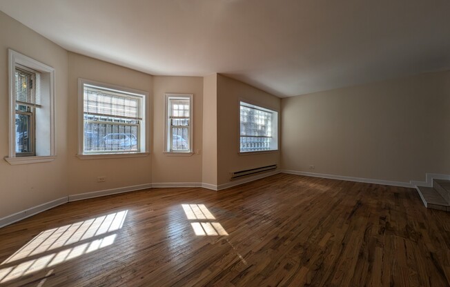 550 W Aldine Ave