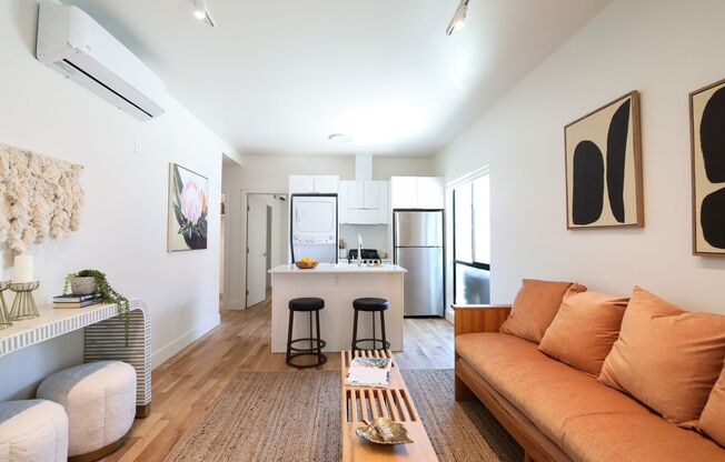 1033 CORONADO