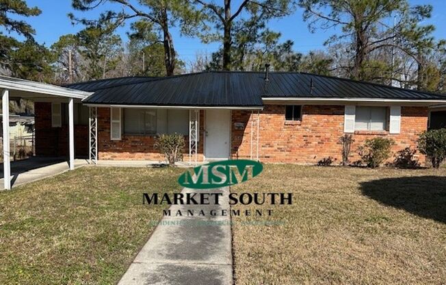 Single Family Home in East Savanah