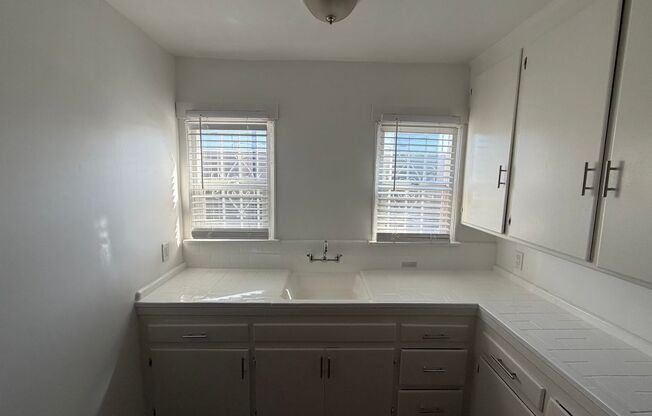 1 bed, 1 bath, $1,750, Unit 5944-3