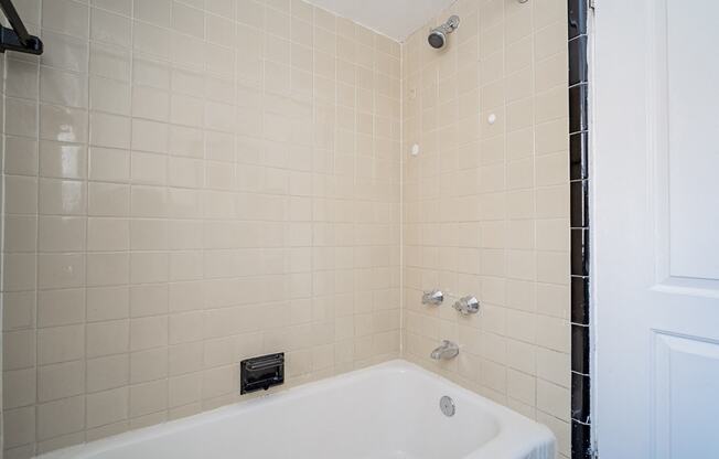 Updated Bathroom 7359-1N