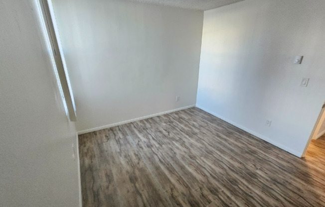 11030 Moorpark St 26