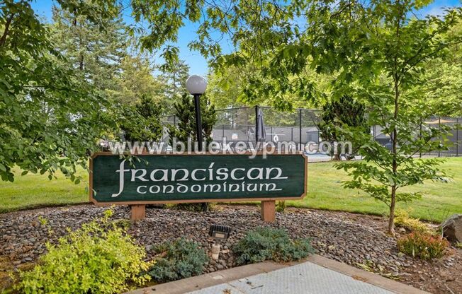 2 Bed, 1 Bath Condo at Franciscan Condominiums Close to PCC and I-5 for easy access