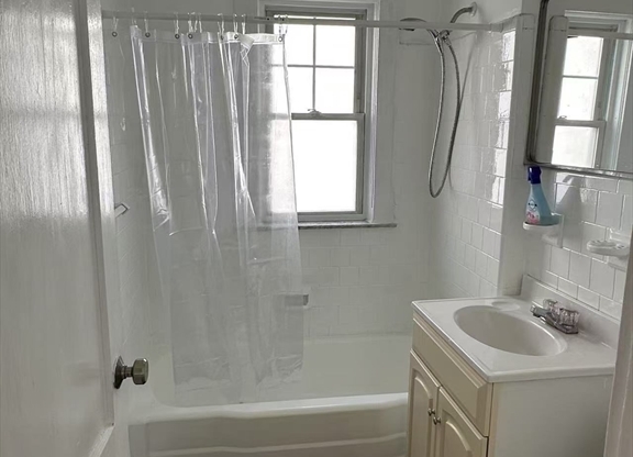 107 E ELM AVE
