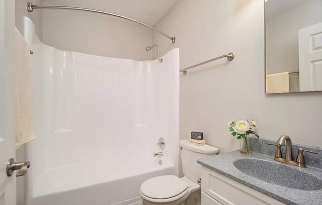 Large Tub In Bathroom at St. Charles Oaks Apartments, Thousand Oaks, CA