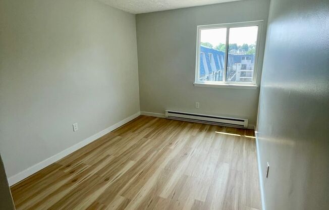 2 beds, 1 bath, 843 sqft, $1,650, Unit 5-5D