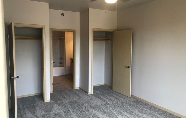 2 beds, 2 baths, 926 sqft, $1,600, Unit 210