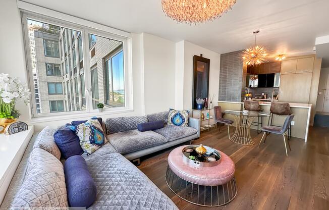 2 beds, 1 bath, 940 sqft, $6,250, Unit 11K