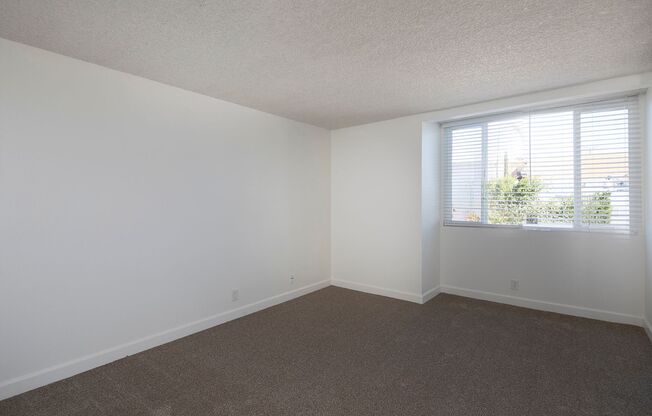 1 bed, 1 bath, 690 sqft, $2,175, Unit 009