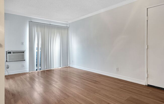 Studio, 1 bath, 600 sqft, $1,950, Unit Unit 210