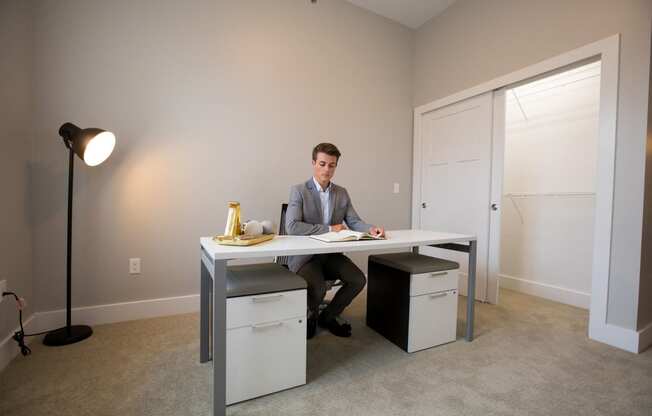 Room for Office Space Gateway at Belknap Apartments