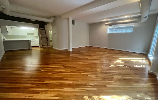 Studio, 1 bath, 900 sqft, $2,551, Unit Unit 2A -