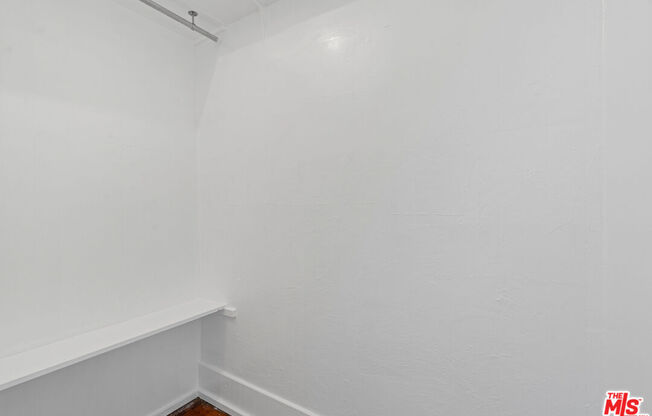 Studio, 1 bath, 300 sqft, $2,598, Unit 12