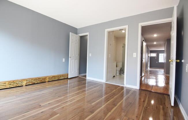 2 beds, 2 baths, 1,300 sqft, $3,300