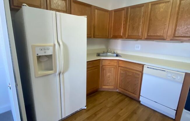 2 beds, 1 bath, 863 sqft, $1,900, Unit 5335 #3