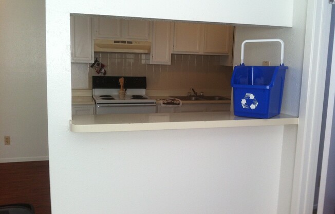 1 bed, 1 bath, 550 sqft, $735, Unit 1027