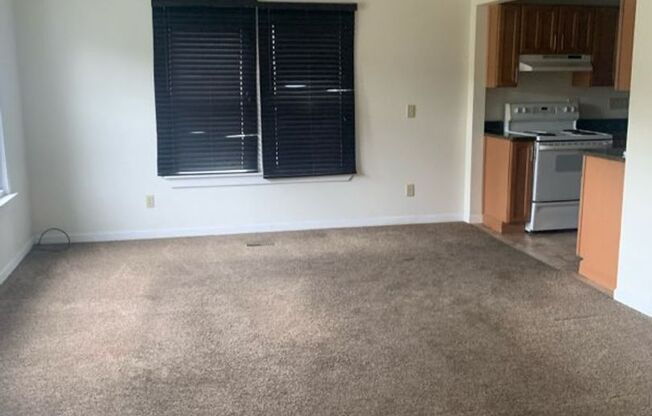 2 beds, 1 bath, $900