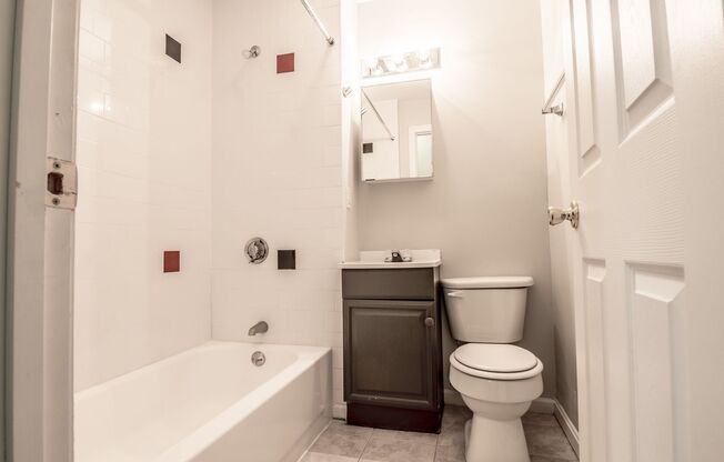 3 beds, 1 bath, 1,125 sqft, $2,425, Unit 512