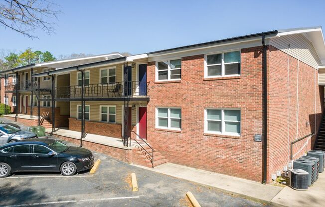 1 bed, 1 bath, 616 sqft, $878, Unit 35