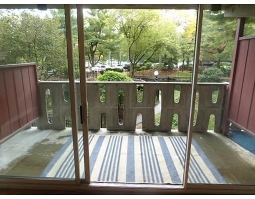 1 bed, 1 bath, 385 sqft, $1,800, Unit L6