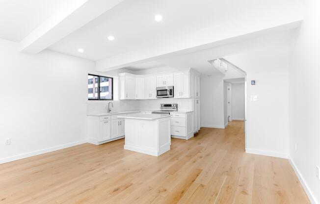 3 beds, 2 baths, 1,500 sqft, $8,750, Unit 2116