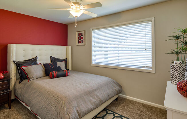 Pointe at River City