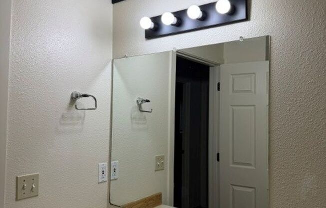 2 beds, 1 bath, 756 sqft, $1,295, Unit CNV 96